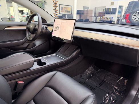 Used 2021 Tesla Model 3 Long Range AWD/4WD image 18