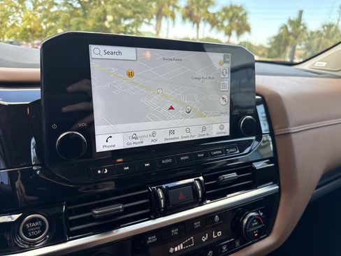 Used 2023 Nissan Pathfinder Platinum image 24