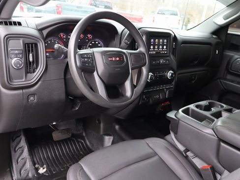 Used 2024 GMC Sierra 2500 Pro w/ Convenience Package image 4