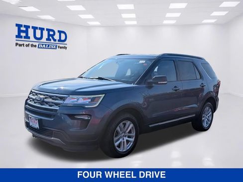 Used 2018 Ford Explorer XLT w/ Equipment Group 201A AWD/4WD image 11