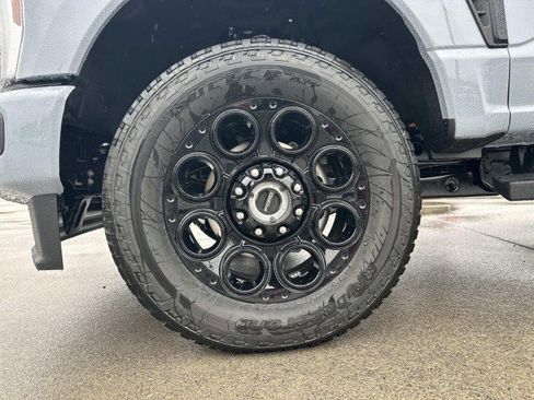 New 2026 Ford F250 Lariat w/ Black Appearance Package image 11