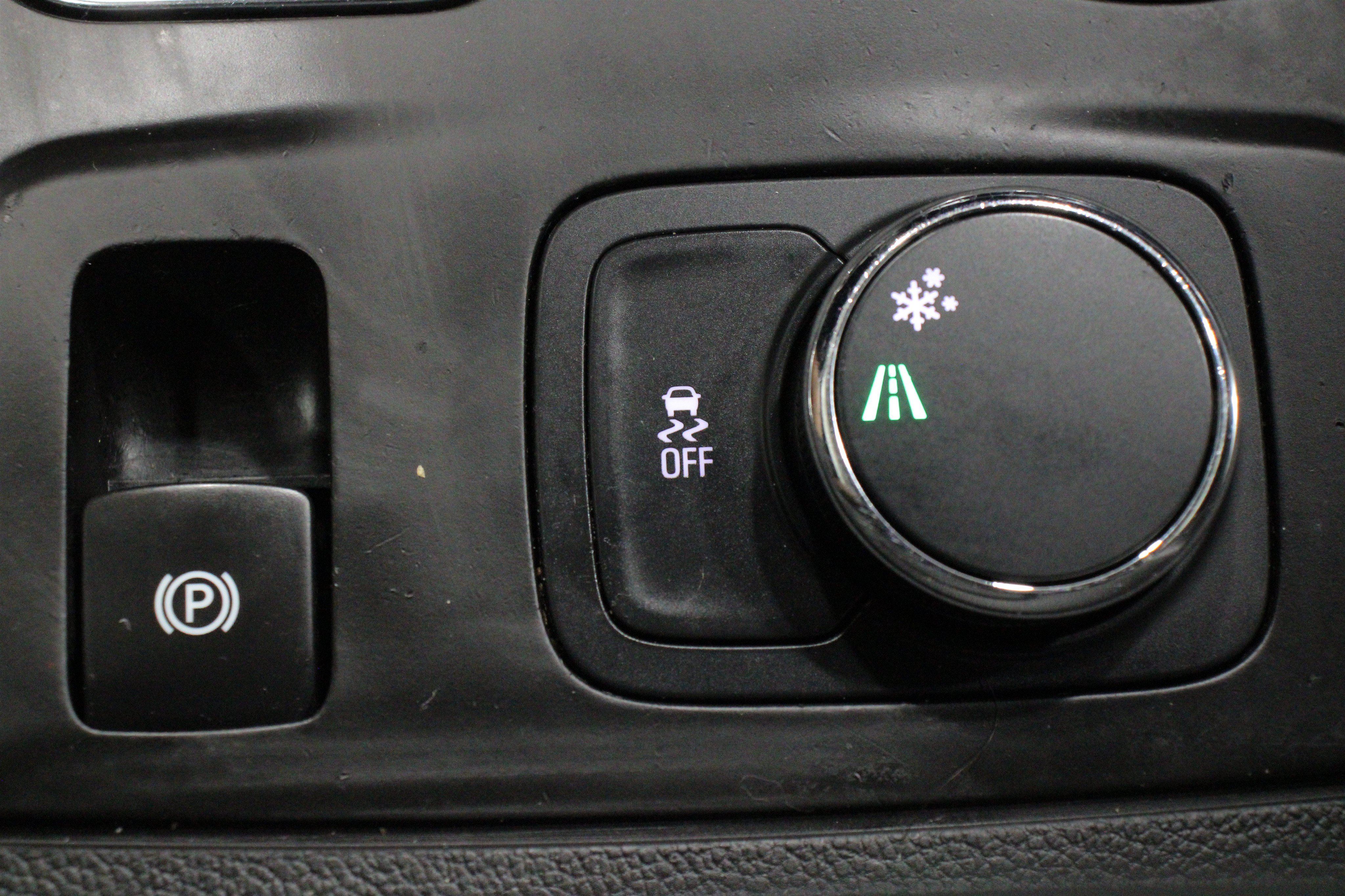Used 2021 Chevrolet Traverse LT FWD image 21