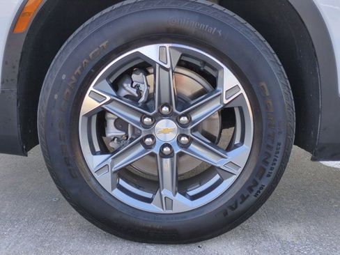 Used 2025 Chevrolet Blazer LT FWD image 24