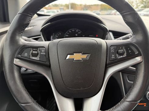 Used 2017 Chevrolet Trax LT w/ Driver Confidence Package image 20