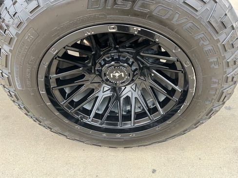 Used 2020 Chevrolet Silverado 1500 LT w/ Trailering Package image 9