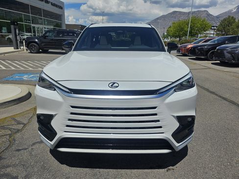 New 2026 Lexus TX 500h AWD image 2