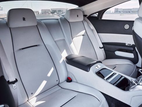 Used 2015 Rolls-Royce Wraith image 40