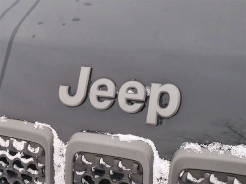 Certified 2019 Jeep Cherokee Trailhawk w/ Cold Weather Group image 12