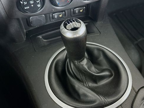 Used 2008 MAZDA MX-5 Miata Grand Touring w/ Appearance Pkg image 22