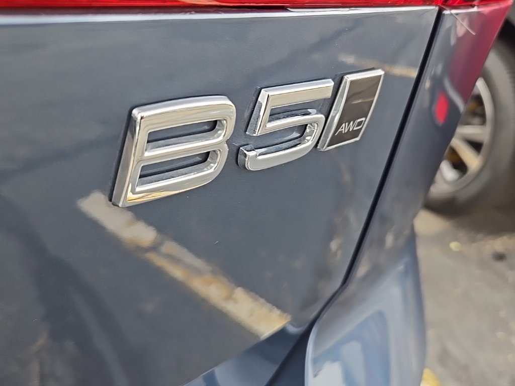 Used 2026 Volvo XC60 B5 Plus AWD/4WD image 10