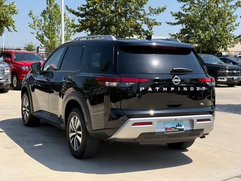 Used 2025 Nissan Pathfinder SL FWD image 7