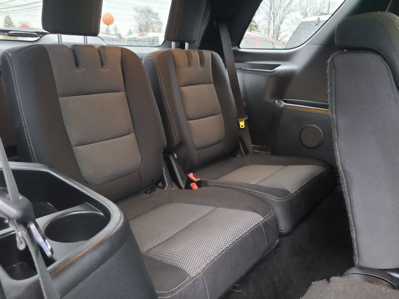Used 2016 Ford Explorer XLT AWD/4WD image 25