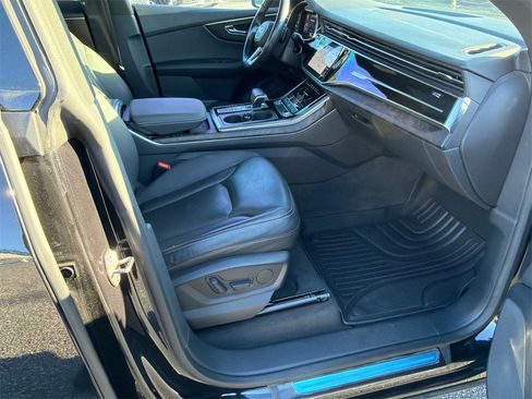 Used 2019 Audi Q8 Premium w/ Convenience Package image 13