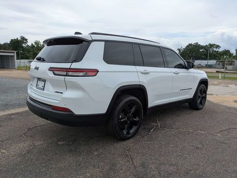 Used 2023 Jeep Grand Cherokee L Limited w/ Luxury Tech Group II AWD/4WD image 4