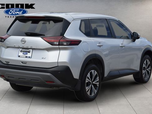 Used 2023 Nissan Rogue SV FWD image 3