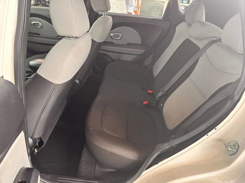 Used 2016 Kia Soul FWD image 13