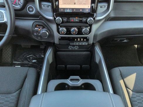 New 2026 RAM 1500 Express AWD/4WD image 19