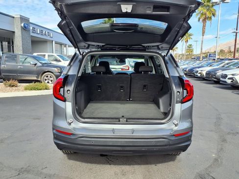 Used 2019 GMC Terrain SLE w/ Driver Convenience Package image 16