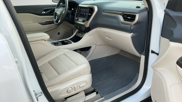 Used 2023 GMC Acadia Denali w/ Denali Technology Package AWD/4WD image 24