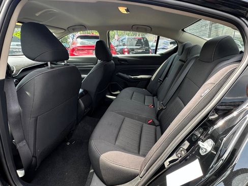 Used 2025 Nissan Altima 2.5 SV FWD image 23