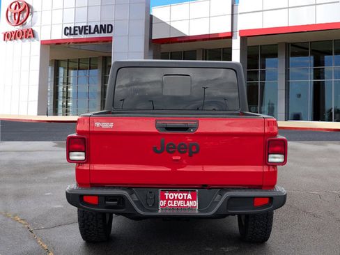 Used 2023 Jeep Gladiator Sport AWD/4WD image 6