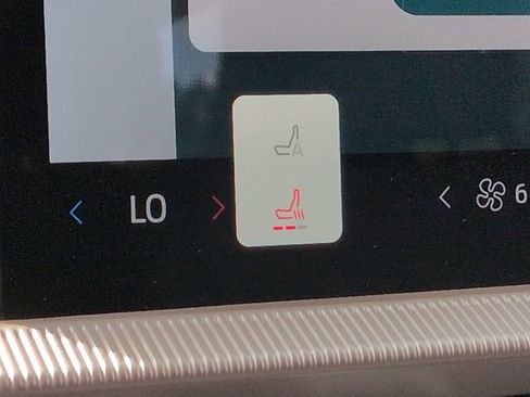 New 2025 Ford Explorer Active image 26