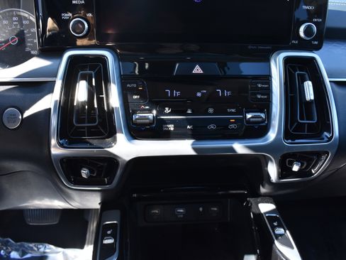 Used 2022 Kia Sorento SX w/ Panoramic Sunroof Package image 19