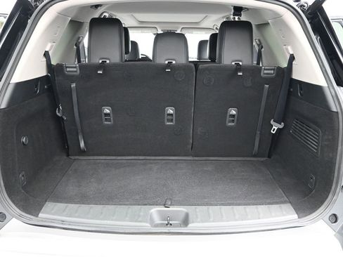 Used 2023 Nissan Pathfinder Platinum w/ Cargo Package image 11