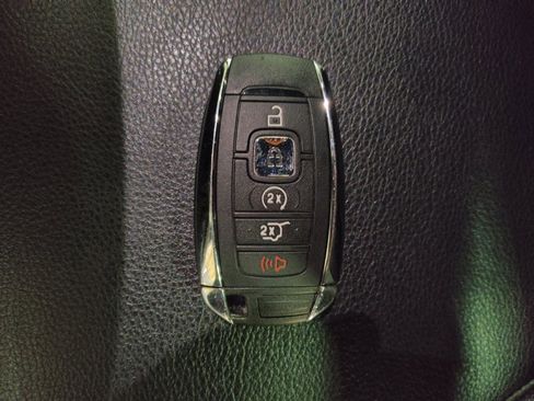 Used 2019 Lincoln MKC Premiere FWD image 32