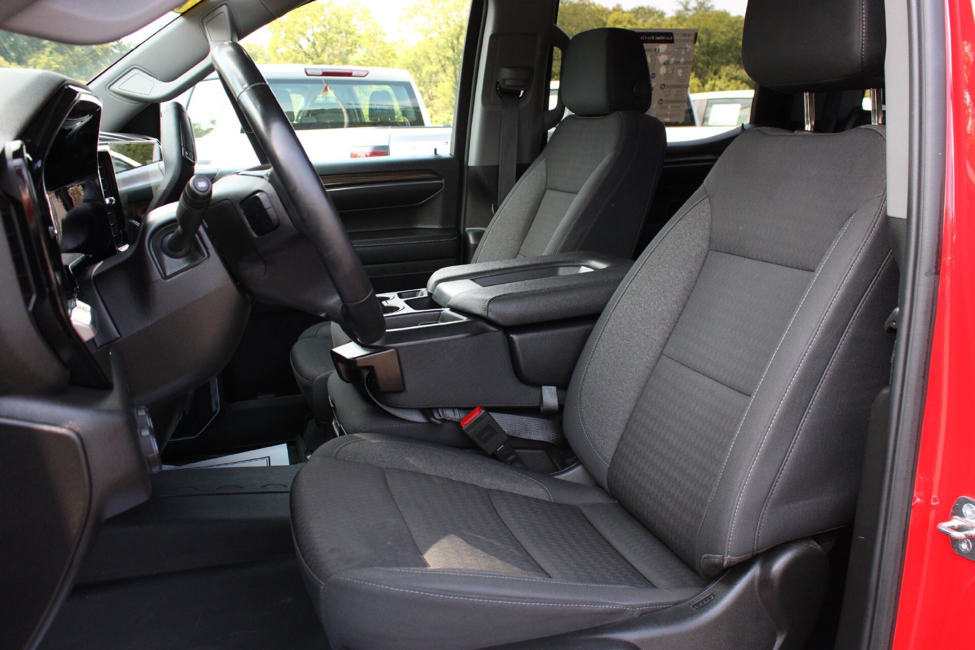 Used 2024 Chevrolet Silverado 1500 LT AWD/4WD image 16