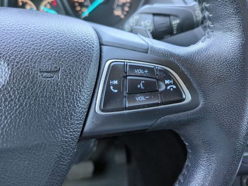 Used 2017 Ford Escape Titanium image 25