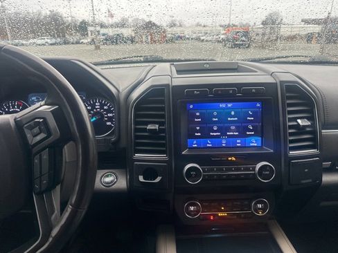 Used 2021 Ford Expedition Max Limited image 10