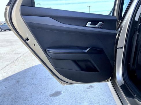 Used 2022 Kia K5 LXS image 18