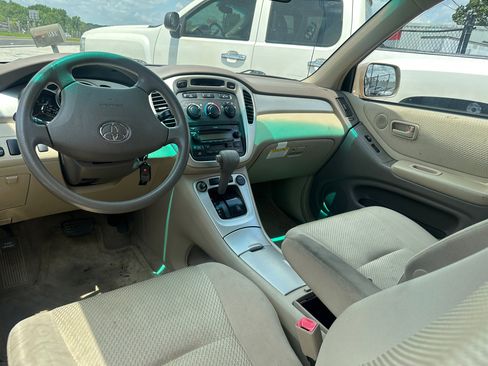 Used 2005 Toyota Highlander 2WD image 9