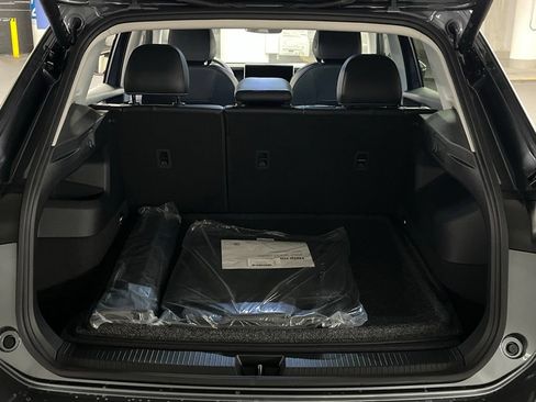 New 2026 Volkswagen Tiguan SE AWD/4WD image 37