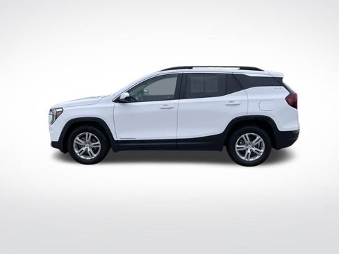 Used 2023 GMC Terrain SLE w/ Driver Convenience Package image 2
