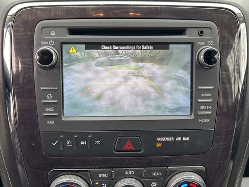 Used 2017 Buick Enclave Leather image 12