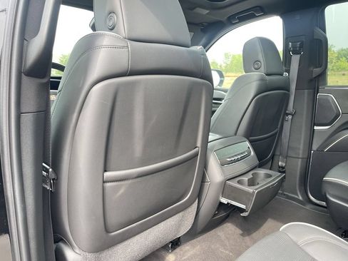 Certified 2024 Cadillac Escalade Sport AWD/4WD image 40