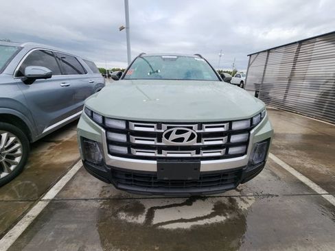 Used 2025 Hyundai Santa Cruz SEL FWD image 2