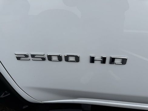 Used 2022 Chevrolet Silverado 2500 Custom w/ Custom Value Package image 16