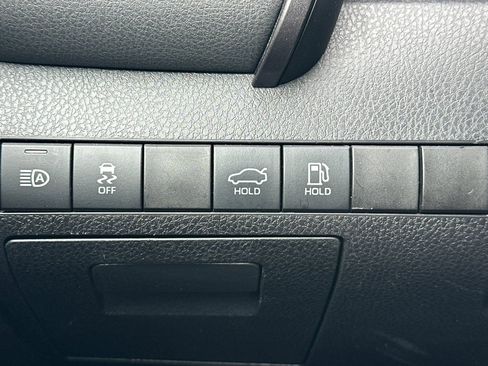 Used 2019 Toyota Camry SE FWD image 29