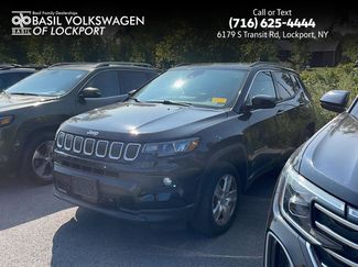 Used 2022 Jeep Compass Latitude image 1