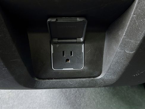 Used 2023 GMC Yukon Denali w/ Max Trailering Package image 17