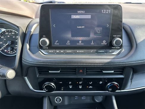 Used 2023 Nissan Rogue S image 16