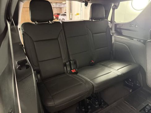 Used 2023 Chevrolet Tahoe Z71 w/ Luxury Package image 25