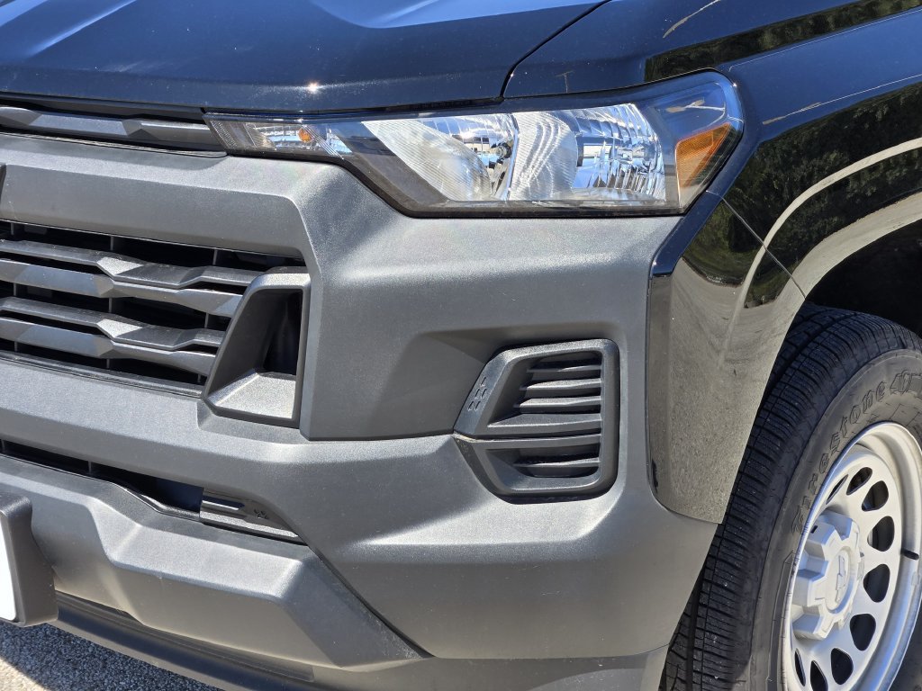 Used 2024 Chevrolet Colorado W/T RWD image 9