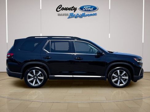 Used 2025 Honda Pilot Touring image 24