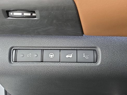 New 2026 Nissan Pathfinder Platinum image 27