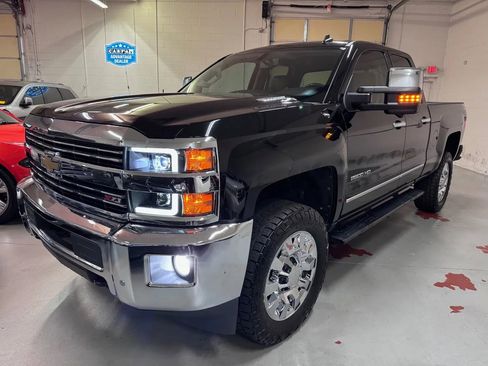 Used 2015 Chevrolet Silverado 2500 LTZ w/ LTZ Plus Package image 8