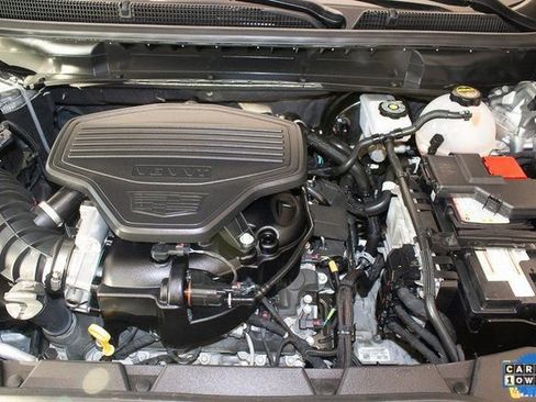 Used 2025 Cadillac XT5 Premium Luxury image 3